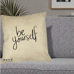 Perna Decorativa Be Yourself Caligrafie Neagra, 40x40 cm, Crem, Husa Detasabila, Perna Inclusa, BEKZ®