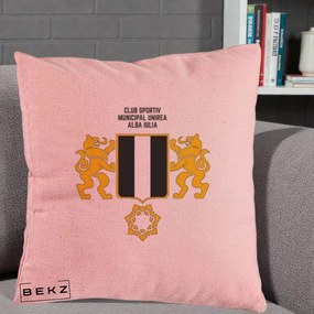 Perna Personalizata CSM Unirea Alba Iulia Fotbal, 40x40 cm, Roz, Husa Detasabila, Perna Inclusa, BEKZ®