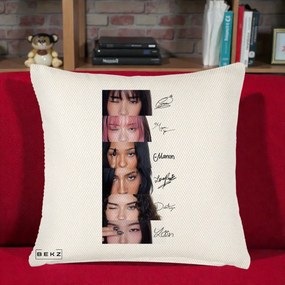 Perna Personalizata K-pop KATSEYE Semnaturi fara Foto, 40x40 cm, Crem Reliefat, Husa Detasabila, Perna Inclusa, BEKZ®