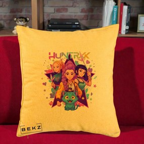 Perna Personalizata K-pop HUNTRX Trio cu Pisica Stele, 40x40 cm, Galben, Husa Detasabila, Perna Inclusa, BEKZ®