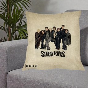 Perna Personalizata K-pop Stray Kids Outfit Negru, 40x40 cm, Crem, Husa Detasabila, Perna Inclusa, BEKZ®
