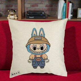 Perna Personalizata Labubu Toanart Blugi, 40x40 cm, Ecru, Husa Detasabila, Perna Inclusa, BEKZ®