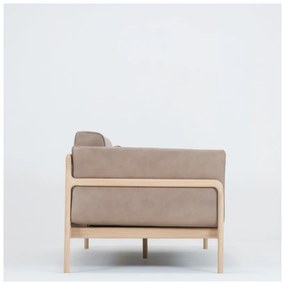 Canapea din piele bovină cu structură din lemn masiv de stejar Gazzda Fawn, maro deschis