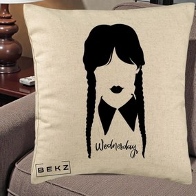 Perna Personalizata Wednesday Addams Silueta Alb-Negru, 40x40 cm, Bej, Husa Detasabila, Perna Inclusa, BEKZ®