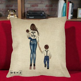 Cadou pentru Mama - Perna Personalizata Mom of Boys Mama cu Baietii, 40x40 cm, Crem, Husa Detasabila, Perna Inclusa, BEKZ®