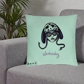 Perna Personalizata Wednesday Addams cu Caine Dalmatian, 40x40 cm, Verde Menta, Husa Detasabila, Perna Inclusa, BEKZ®