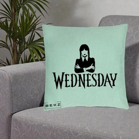 Perna Personalizata Wednesday Addams cu Brate Incrucisate, 40x40 cm, Verde Menta, Husa Detasabila, Perna Inclusa, BEKZ®