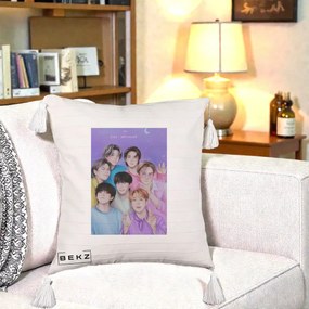 Perna Personalizata K-pop BTS Our Universe Fanart Violet Pastel, 40x40 cm, Bej cu Franjuri, Husa Detasabila, Perna Inclusa, BEKZ®