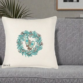 Perna Decorativa Coroana Turcoaz cu Manusi, 40x40 cm, Crem Reliefat, Husa Detasabila, Perna Inclusa, BEKZ®