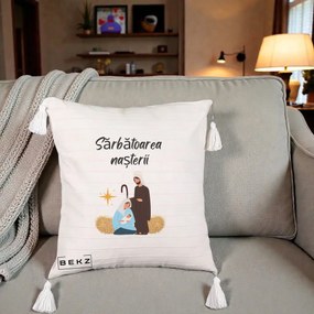 Perna Decorativa Nasterea Domnului Sfanta Familie Sarbatoarea Nasterii, 40x40 cm, Bej cu Franjuri, Husa Detasabila, Perna Inclusa, BEKZ®