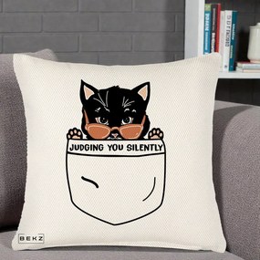 Perna Decorativa Judging You Silently Pisica Buzunar, 40x40 cm, Crem Reliefat, Husa Detasabila, Perna Inclusa, BEKZ®