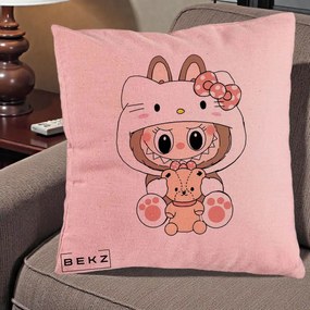 Perna Personalizata Labubu x Hello Kitty, 40x40 cm, Roz, Husa Detasabila, Perna Inclusa, BEKZ®