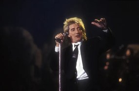 Fotografie Portrait of rock singer Rod Stewart on stage in 1990.