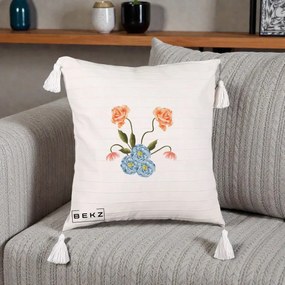Perna Decorativa Trandafiri si Bujori Acuarela, 40x40 cm, Bej cu Franjuri, Husa Detasabila, Perna Inclusa, BEKZ®