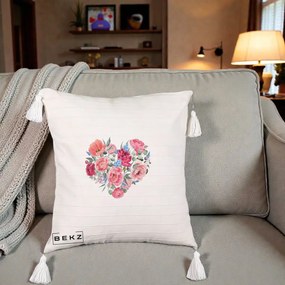 Perna Decorativa Inima din Bujori Acuarela, 40x40 cm, Bej cu Franjuri, Husa Detasabila, Perna Inclusa, BEKZ®