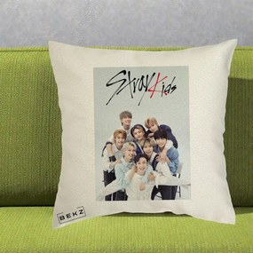 Perna Personalizata K-pop Stray Kids cu Foto Grup Alb-Albastru, 40x40 cm, Ecru, Husa Detasabila, Perna Inclusa, BEKZ®