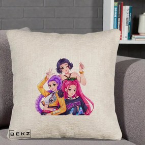 Perna Personalizata K-pop HUNTRX Trio Animat Fete Foto, 40x40 cm, Bej Canapea, Husa Detasabila, Perna Inclusa, BEKZ®