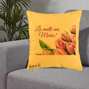 Cadou de Onomastica - Perna Personalizata La Multi Ani Maria Lalele, 40x40 cm, Galben, Husa Detasabila, Perna Inclusa, BEKZ®