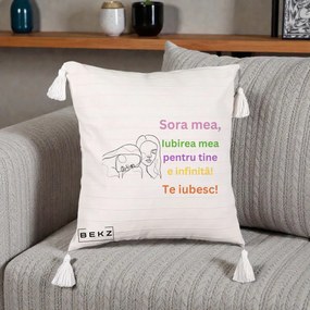 Cadou pentru Sora - Perna Personalizata Sora Mea Te Iubesc Line Art Fete Colorate Brate Ridicate, 40x40 cm, Bej cu Franjuri, Husa Detasabila, Perna Inclusa, BEKZ®