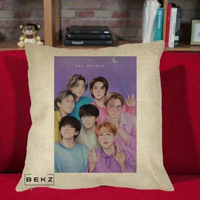 Perna Personalizata K-pop BTS Our Universe Fanart Violet Pastel, 40x40 cm, Crem, Husa Detasabila, Perna Inclusa, BEKZ®
