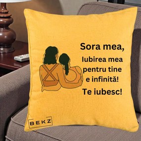 Cadou pentru Sora - Perna Personalizata Sora Mea Te Iubesc Doua Fete Fashioniste Line Art, 40x40 cm, Galben, Husa Detasabila, Perna Inclusa, BEKZ®