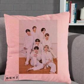 Perna Personalizata K-pop BTS Foto Grup All-White Elegant, 40x40 cm, Roz, Husa Detasabila, Perna Inclusa, BEKZ®