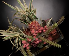 Aranjament floral mediu decor festiv design LUX CRASSULA PINEAPPLE
