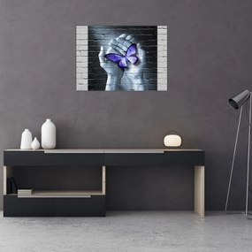 Tablou pe sticlă - Fluture violet pe perete (70x50 cm)