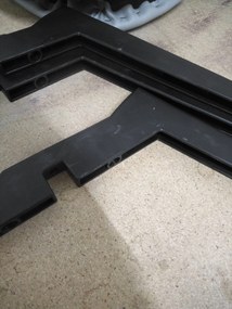 OFERTA Scaun gri deschis BALI MARK cu picioare negre calitatea II-a