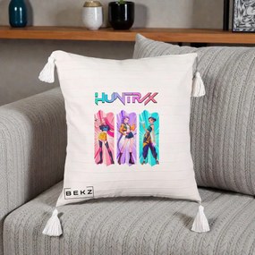 Perna Personalizata K-pop HUNTRX Trio cu Pisica in Benzi, 40x40 cm, Bej cu Franjuri, Husa Detasabila, Perna Inclusa, BEKZ®