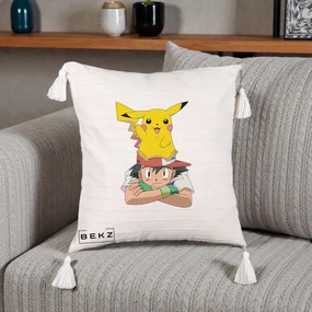 Perna Personalizata Ash si Pikachu, 40x40 cm, Bej cu Franjuri, Husa Detasabila, Perna Inclusa, BEKZ®