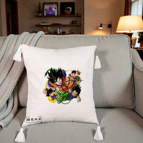 Perna Personalizata Dragon Ball Goku si Shenron Actiune, 40x40 cm, Bej cu Franjuri, Husa Detasabila, Perna Inclusa, BEKZ®