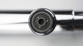 Baterie pentru chiuveta bucatarie, crom, racord pentru filtrul de apa, dus extractabil, Deante Eridan Crom