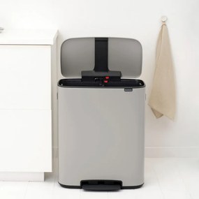 Cos de gunoi Brabantia Bo Pedal 1010450, 2x30 l, Inchidere lina, Baza antiderapanta, Gri deschis