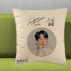 Perna Personalizata K-pop BTS Jin Portret cu Autograf, 40x40 cm, Bej, Husa Detasabila, Perna Inclusa, BEKZ®