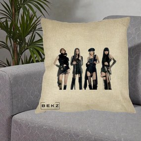 Perna Personalizata K-pop BLACKPINK Tinute Negre Elegante Grup, 40x40 cm, Crem, Husa Detasabila, Perna Inclusa, BEKZ®