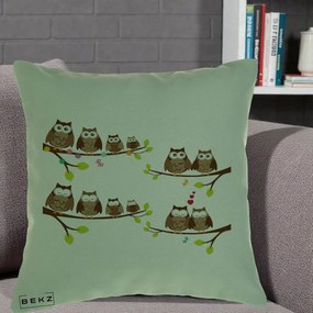 Perna Decorativa Familie de Bufnite pe Ramuri, 40x40 cm, Verde, Husa Detasabila, Perna Inclusa, BEKZ®