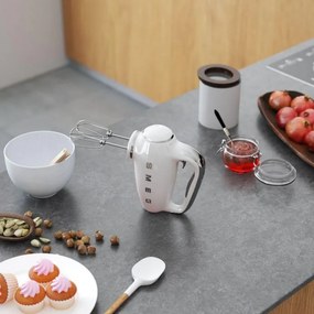 Mixer manual SMEG 50's Style HMF01WHEU, 250 W, 9 viteze, Functie Turbo, Afisaj LED, Timer, Accesorii, Alb