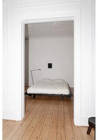 Pat dublu negru din lemn de pin cu grilă 180x200 cm Japan - Karup Design