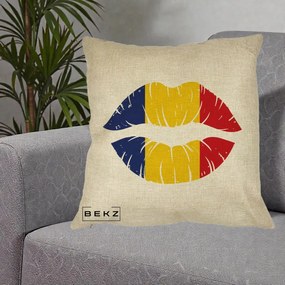 Perna Personalizata Buze Tricolor Romania, 40x40 cm, Crem, Husa Detasabila, Perna Inclusa, BEKZ®