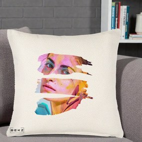 Perna Decorativa Portret Femeie Fragmentat Colorat, 40x40 cm, Crem Reliefat, Husa Detasabila, Perna Inclusa, BEKZ®