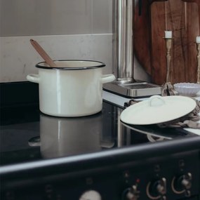 Oală de bucătărie vintage din oțel emailat, 3L, alb offwhite, Ø18×H17,5 cm, „Emil's Enamel"