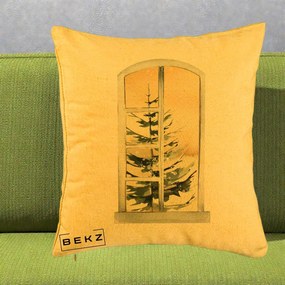 Perna Decorativa Fereastra cu Brad de Iarna, 40x40 cm, Galben, Husa Detasabila, Perna Inclusa, BEKZ®