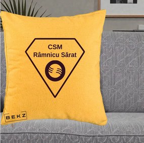 Perna Personalizata CSM Ramnicu Sarat Fotbal, 40x40 cm, Galben, Husa Detasabila, Perna Inclusa, BEKZ®