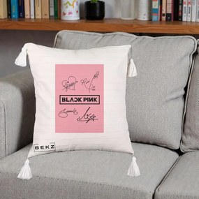 Perna Personalizata K-pop BLACKPINK Semnaturi Roz, 40x40 cm, Bej cu Franjuri, Husa Detasabila, Perna Inclusa, BEKZ®