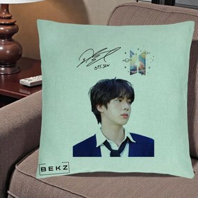 Perna Personalizata K-pop BTS Jin Portret Tinuta Albastra Autograf, 40x40 cm, Verde Menta, Husa Detasabila, Perna Inclusa, BEKZ®