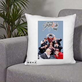 Perna Personalizata K-pop Stray Kids You Make Stray Kids Stay cu Foto Grup, 40x40 cm, Alb Pufos, Husa Detasabila, Perna Inclusa, BEKZ®