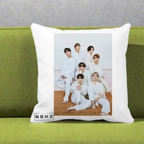 Perna Personalizata K-pop BTS Foto Grup All-White Elegant, 40x40 cm, Alba Mata, Husa Detasabila, Perna Inclusa, BEKZ®