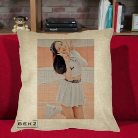 Perna Personalizata K-pop BLACKPINK Nayeon/Jisoo Tenis Alb, 40x40 cm, Crem, Husa Detasabila, Perna Inclusa, BEKZ®