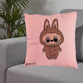 Perna Personalizata Labubu Maro Natural Solo, 40x40 cm, Roz, Husa Detasabila, Perna Inclusa, BEKZ®